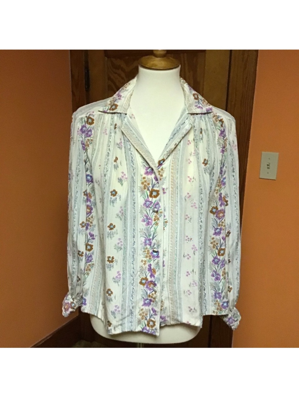 Vintage 70s floral and stripes feminine blouse
